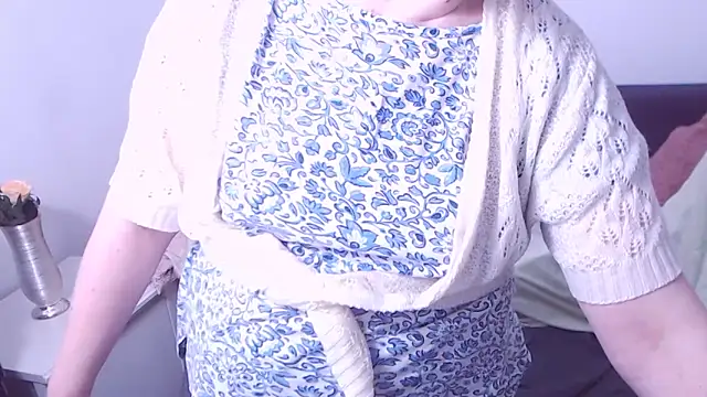 ChristaRose online show from February 9, 12:52 am