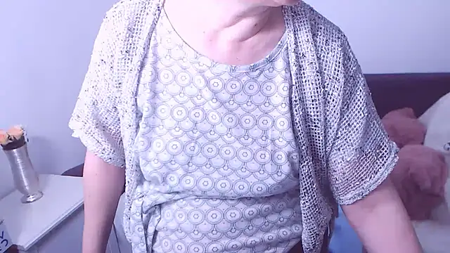 Snapshot of ChristaRose chatting on October 6, 3:19 am ChristaRose online show from October 6, 3:19 am