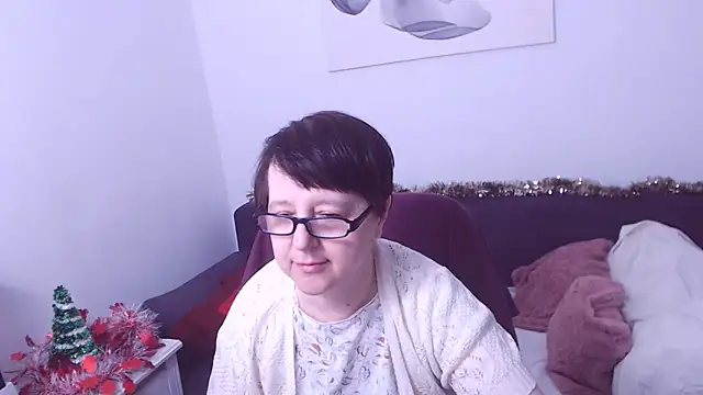 ChristaRose online show from December 19, 2:15 am