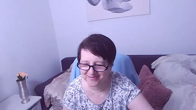 ChristaRose online show from April 25, 7:11 pm