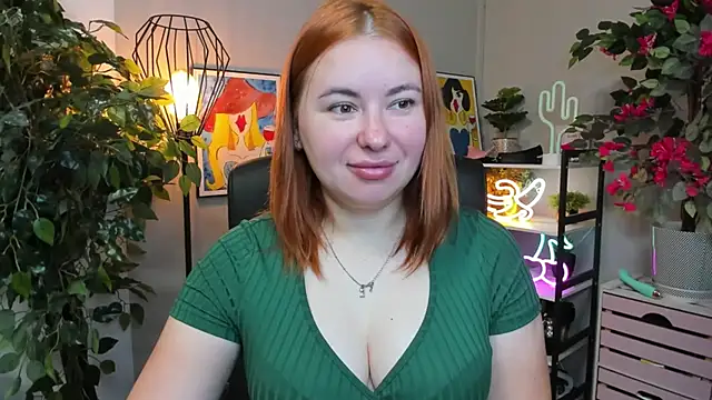 Snapshot of LAYLAxSTAR chatting on September 19, 6:28 am LAYLAxSTAR online show from September 19, 6:28 am