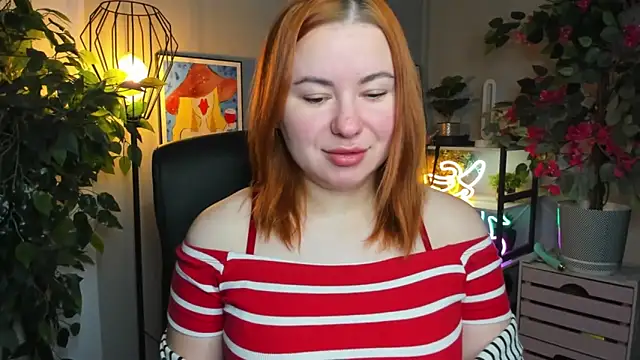 Snapshot of LAYLAxSTAR chatting on November 18, 7:33 am LAYLAxSTAR online show from November 18, 7:33 am