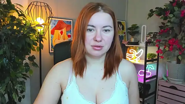 Snapshot of LAYLAxSTAR chatting on December 16, 7:34 am LAYLAxSTAR online show from December 16, 7:34 am