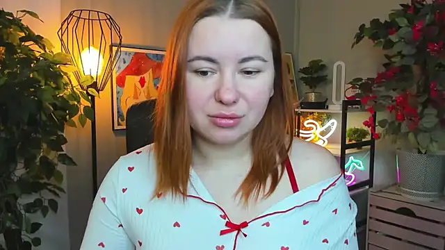 Snapshot of LAYLAxSTAR chatting on January 8, 7:36 am LAYLAxSTAR online show from January 8, 7:36 am