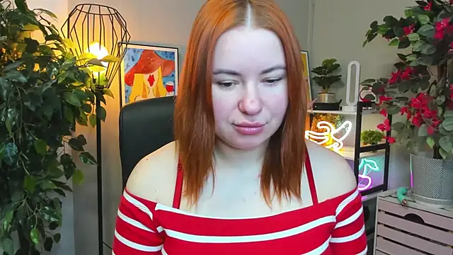 Snapshot of LAYLAxSTAR chatting on December 17, 7:35 am LAYLAxSTAR online show from December 17, 7:35 am