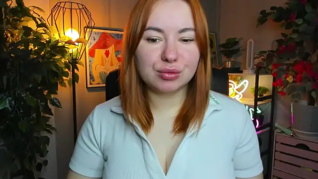 Snapshot of LAYLAxSTAR chatting on November 9, 7:34 am LAYLAxSTAR online show from November 9, 7:34 am