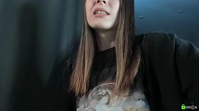 Snapshot of Courtney_Luv chatting on February 12, 12:27 pm Courtney Luv online show from February 12, 12:27 pm