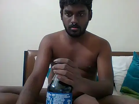 Snapshot of Slavebottombdsm09 chatting on December 22, 8:25 am Slavebottombdsm09 online show from December 22, 8:25 am