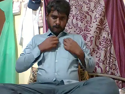 Snapshot of Slavebottombdsm09 chatting on January 6, 9:41 pm Slavebottombdsm09 online show from January 6, 9:41 pm