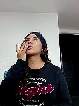 Snapshot of karolkim022 chatting on October 8, 6:41 pm karolkim022 online show from October 8, 6:41 pm