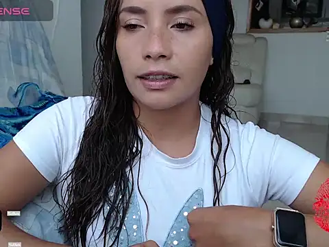 Snapshot of karolkim022 chatting on November 5, 6:11 pm karolkim022 online show from November 5, 6:11 pm