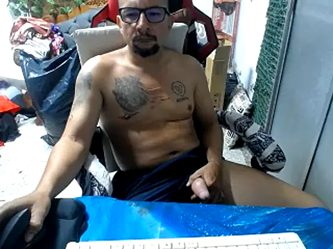 Snapshot of alexam_gal@xh chatting on January 30, 10:41 pm alexam galxh online show from January 30, 10:41 pm