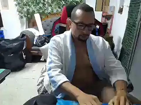 Snapshot of alexam_gal@xh chatting on March 11, 12:28 pm alexam galxh online show from March 11, 12:28 pm