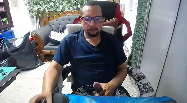 Snapshot of alexam_gal@xh chatting on February 10, 2:05 pm alexam galxh online show from February 10, 2:05 pm
