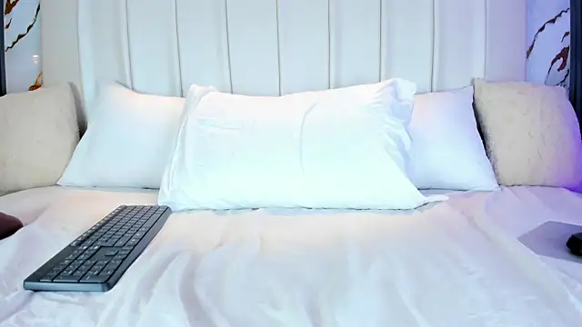 AnaisClark online show from February 23, 11:33 am