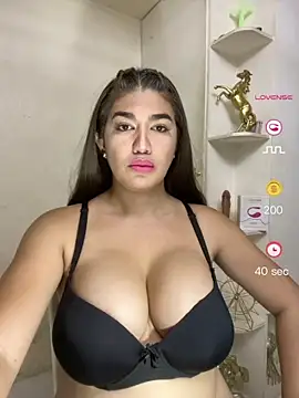 Snapshot of SexyFatHugeCock chatting on July 2, 10:38 pm SexyFatHugeCock online show from July 2, 10:38 pm