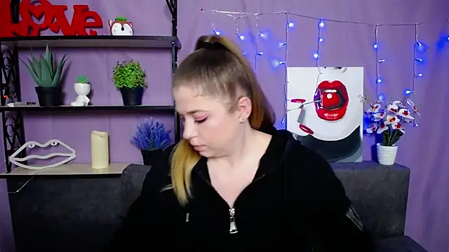 JessikaDaniel online show from March 11, 7:14 am
