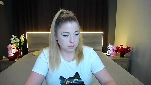 JessikaDaniel online show from December 2, 7:32 am