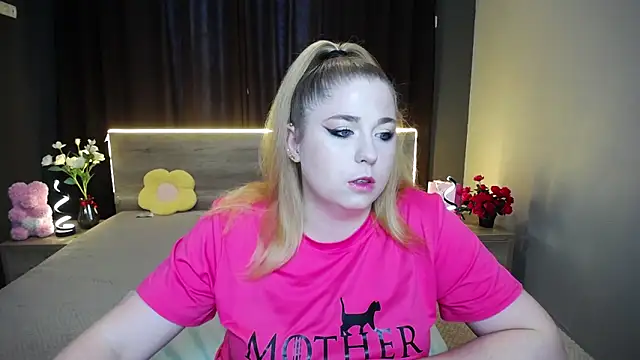 JessikaDaniel online show from November 18, 7:33 am