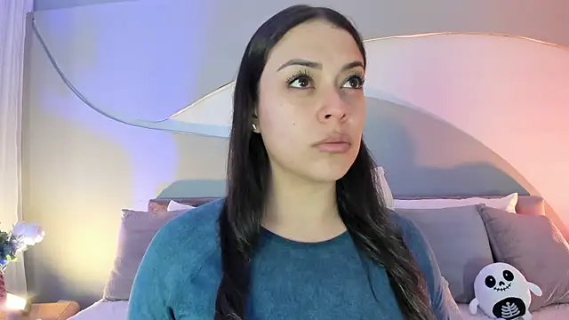 Nicolle W online show from October 9, 11:44 am