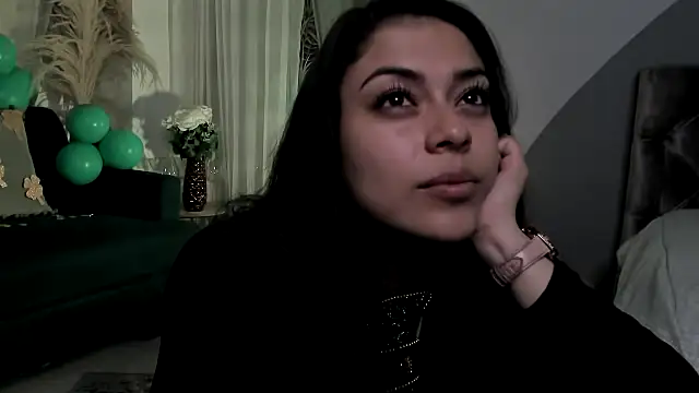 Nicolle W online show from March 18, 12:06 pm