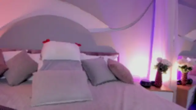 Nicolle W online show from March 19, 11:43 am