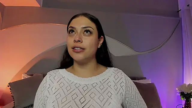 Nicolle W online show from March 25, 11:42 am