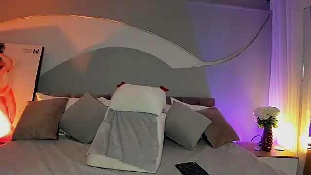 Nicolle W online show from March 27, 11:44 am