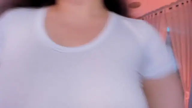 Nicolle W online show from March 31, 11:45 am