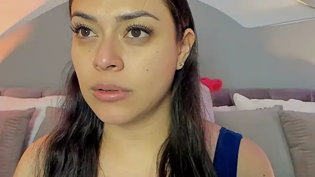 Nicolle W online show from March 13, 11:37 am