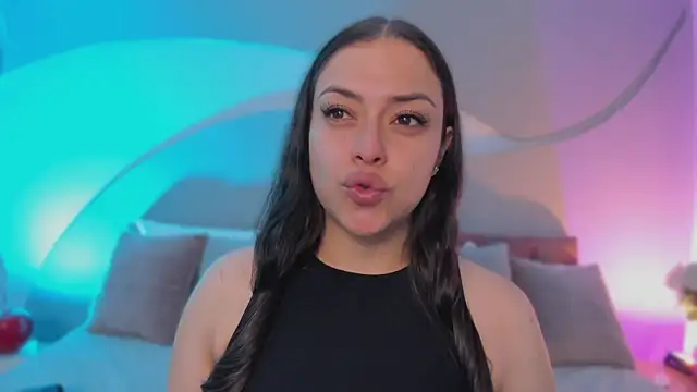 Nicolle W online show from March 10, 11:36 am