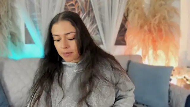 Snapshot of Nicolle_W chatting on June 20, 11:48 am Nicolle W online show from June 20, 11:48 am