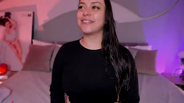 Nicolle W online show from March 28, 11:55 am