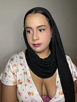 Snapshot of Maryam_yamal chatting on February 16, 9:05 pm Maryam yamal online show from February 16, 9:05 pm