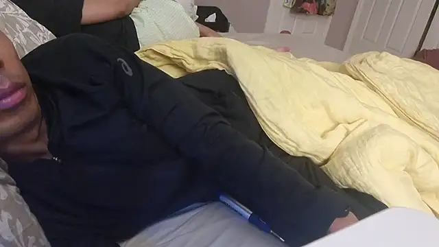 AmateurGuy23 online show from November 24, 5:13 pm