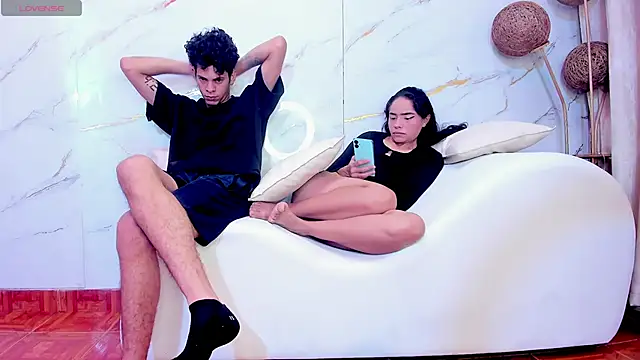 Snapshot of SecretsParty chatting on January 18, 2:42 pm SecretsParty online show from January 18, 2:42 pm