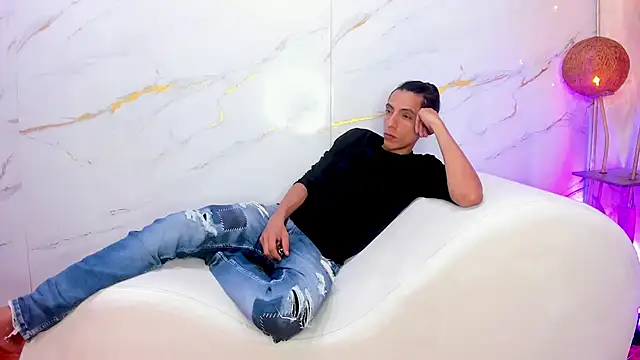 SecretsParty online show from March 8, 3:21 am