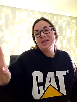 RebeccaXO  online show from December 11, 3:45 am