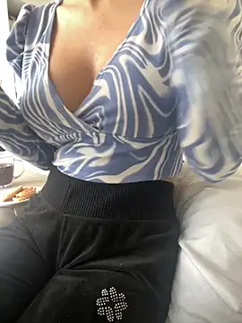 DulceMya6 online show from December 1, 1:23 pm