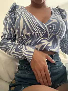 DulceMya6 online show from May 23, 1:32 pm