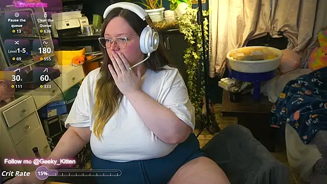 Snapshot of Geeky_Kitten chatting on September 9, 1:53 pm Geeky Kitten online show from September 9, 1:53 pm
