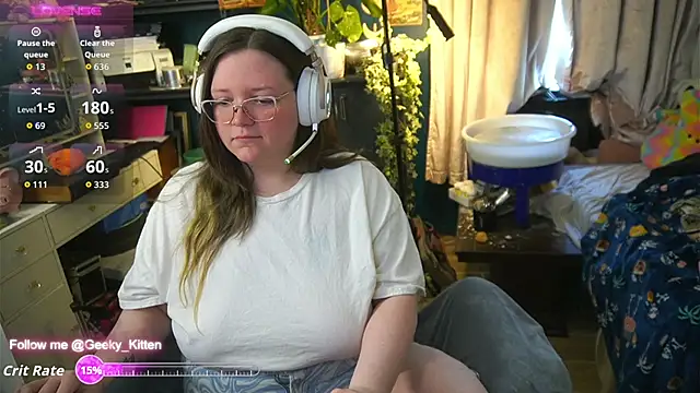 Snapshot of Geeky_Kitten chatting on September 14, 2:50 pm Geeky Kitten online show from September 14, 2:50 pm