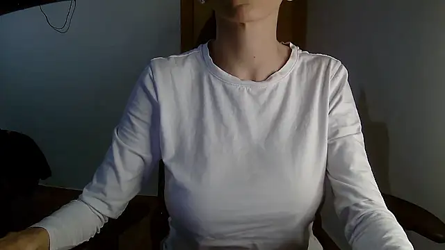 Vampirosa online show from January 12, 1:40 pm