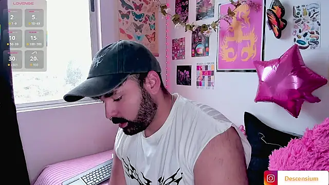 johnnyalx online show from November 13, 7:40 pm