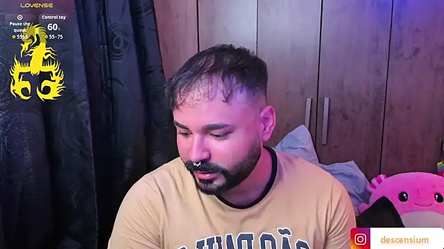 Snapshot of johnnyalx chatting on July 22, 7:49 pm johnnyalx online show from July 22, 7:49 pm