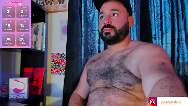 Snapshot of johnnyalx chatting on June 6, 12:21 pm johnnyalx online show from June 6, 12:21 pm