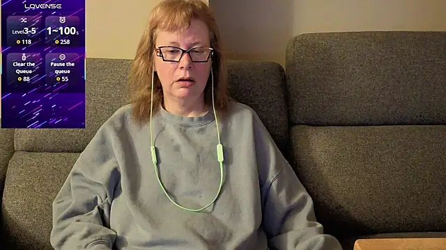 TittyLandQuebec online show from April 14, 9:42 pm