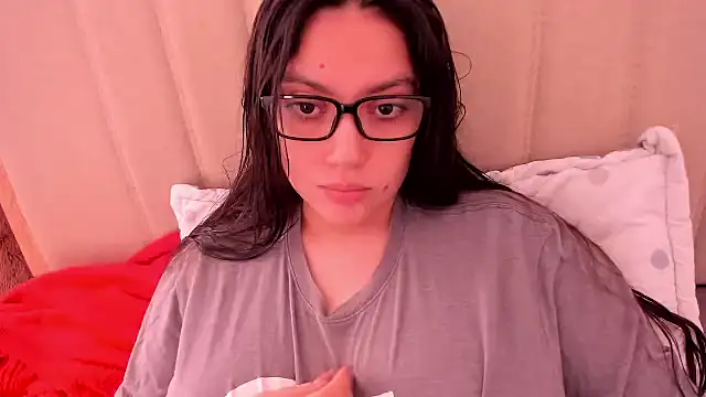 Snapshot of roniewester chatting on May 15, 2:59 pm roniewester online show from May 15, 2:59 pm