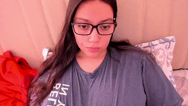 Snapshot of roniewester chatting on May 4, 2:53 pm roniewester online show from May 4, 2:53 pm