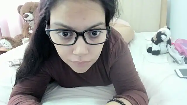 Snapshot of roniewester chatting on October 3, 11:12 am roniewester online show from October 3, 11:12 am